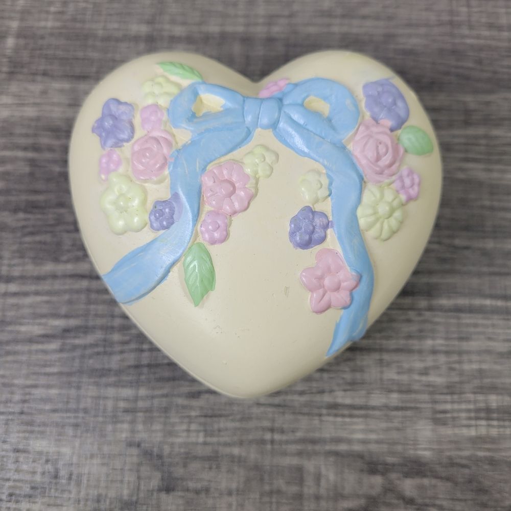 Vintage Mini Heart Trinket Box‎